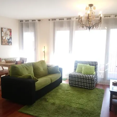 Margas. Golf. Bici. Esqui. Piscina. Lägenhet Sabiñánigo