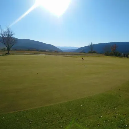 Margas. Golf. Bici. Esqui. Piscina.