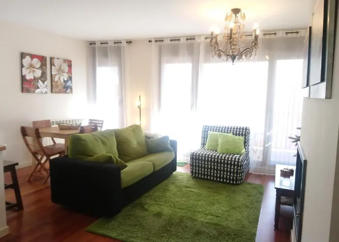 Margas. Golf. Bici. Esqui. Piscina. Lägenhet Sabiñánigo