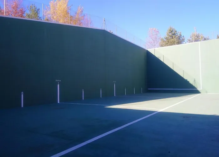 Margas. Golf. Bici. Esqui. Piscina. Sabiñánigo